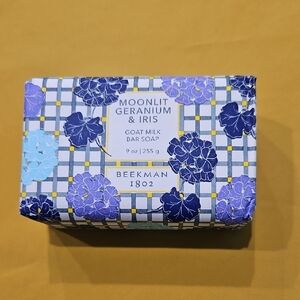 NWT - Beekman 1802 Moonlit Geranium & Iris Goat Milk Soap - Blue and Purple 9 OZ